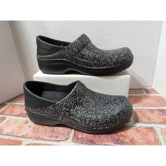 CROCS Neria Pro II Dual Comfort Slip On Nursing Clogs BLACK Women’s Size 11 - Picture 4 of 9